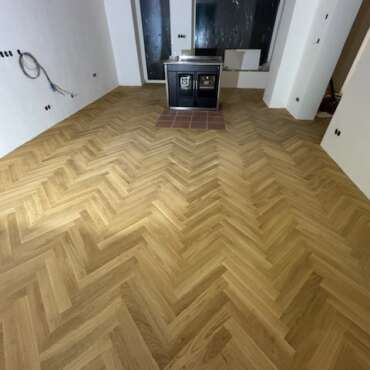 18.11.2024 Pokládka parketových vlysů – obec Dřísy