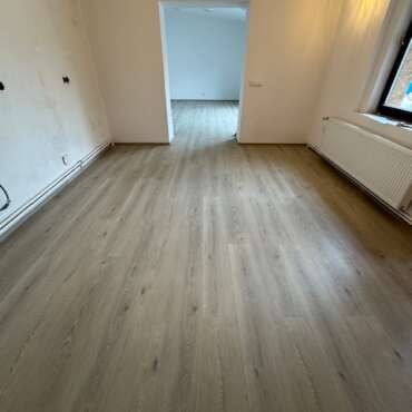 21.2.2025 Pokládka lepeného vinylu Kralupy nad Vltavou