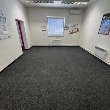 14.4.2025 Pokládka koberce v Ústí nad Labem