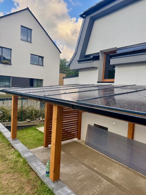 Fotografie: Moderní pergola chráněná před deštěm i sluncem