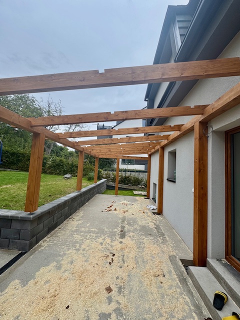 Fotografie: Montáž pergoly v Suchdole