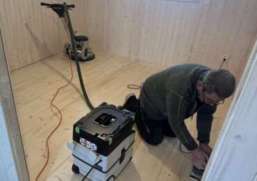 Fotografie: broušení parket v Praze