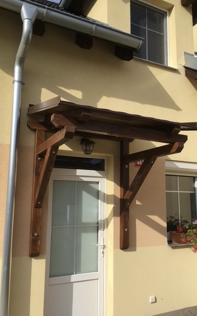 Fotografie: Přístřešek jako stylový doplněk vstupu